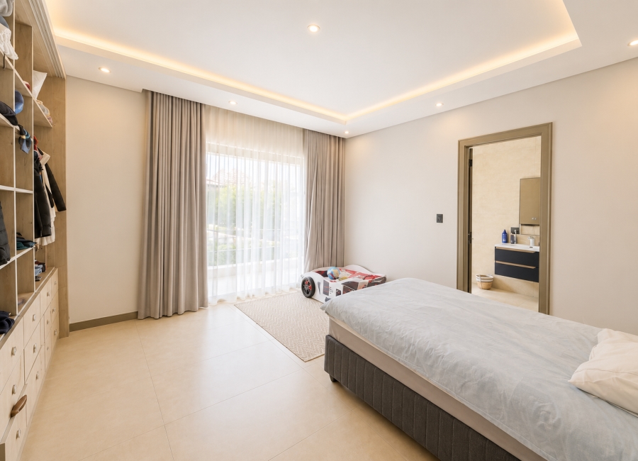 5 Bedroom Property for Sale in The Islands Estates North West